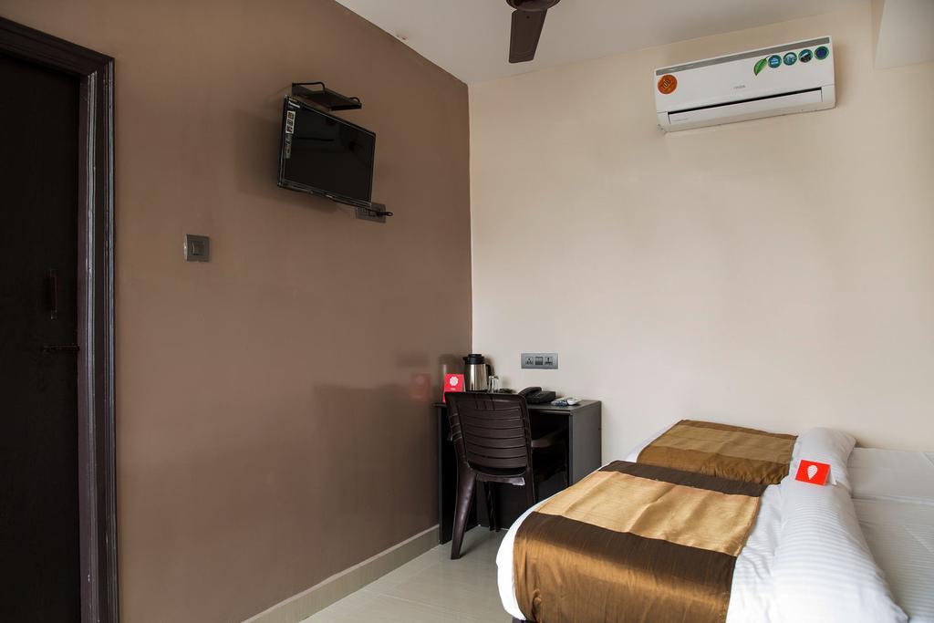 Dwaraka Inn Hyderabad Exterior photo